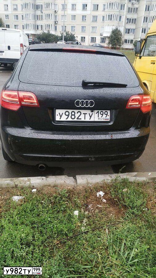 Фото автомобиля AUDI A3, 2009 — госномер У982ТУ199. Цвет: ЧЕРНЫЙ