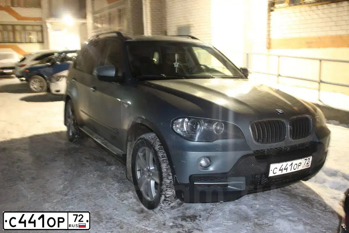 Фото автомобиля BMW X5, 2008 — госномер С441ОР72. Цвет: СЕРЫЙ