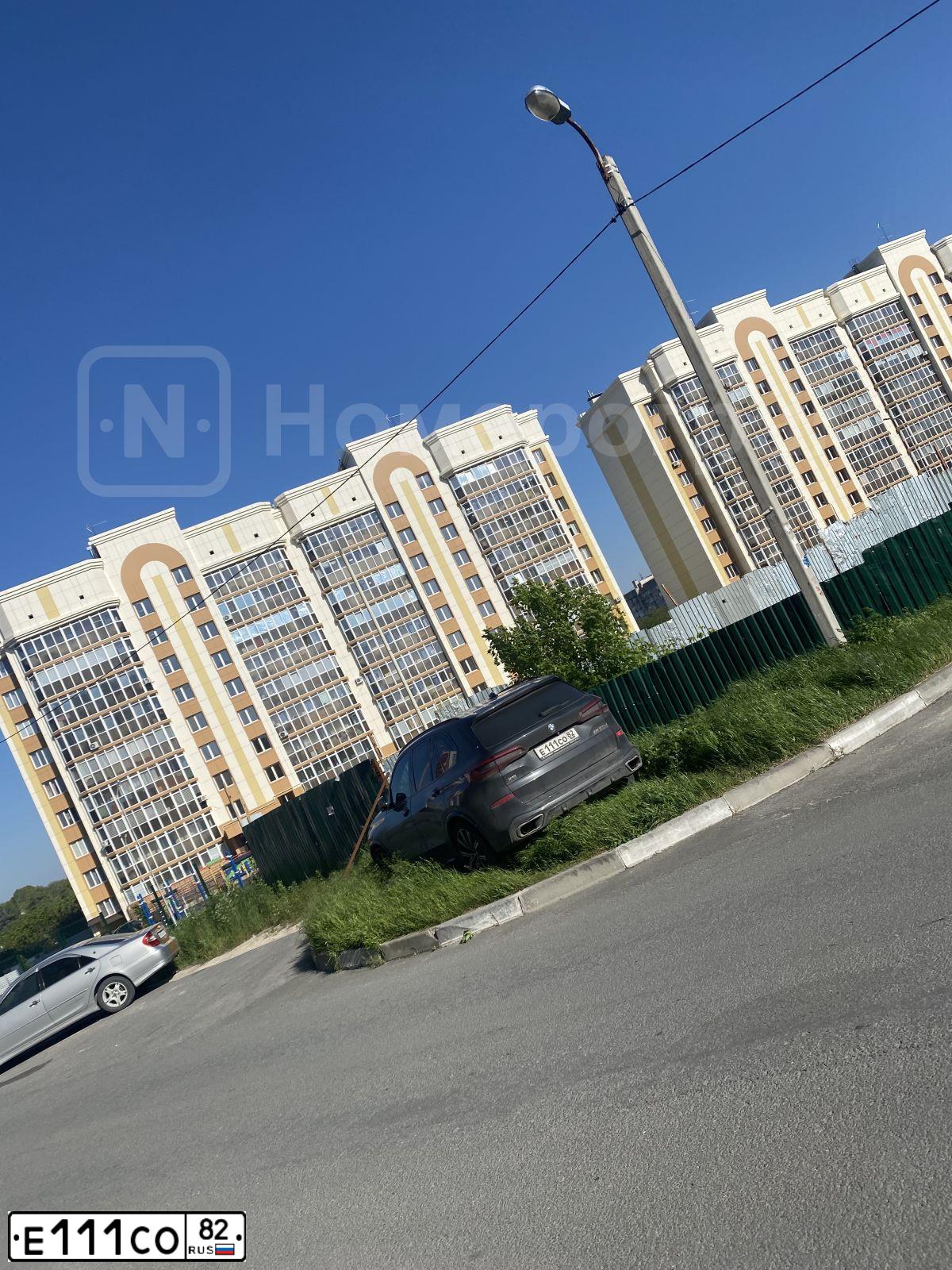 Фото автомобиля VAZ ВАЗ 21063, 2004 — госномер Е111СО82. Цвет: Красный