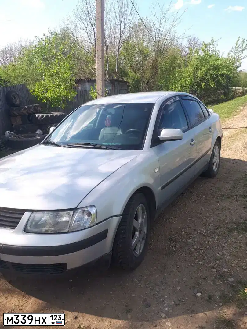Фото автомобиля VOLKSWAGEN PASSAT, 1998 — госномер Н937МС193. Цвет: Серебристый