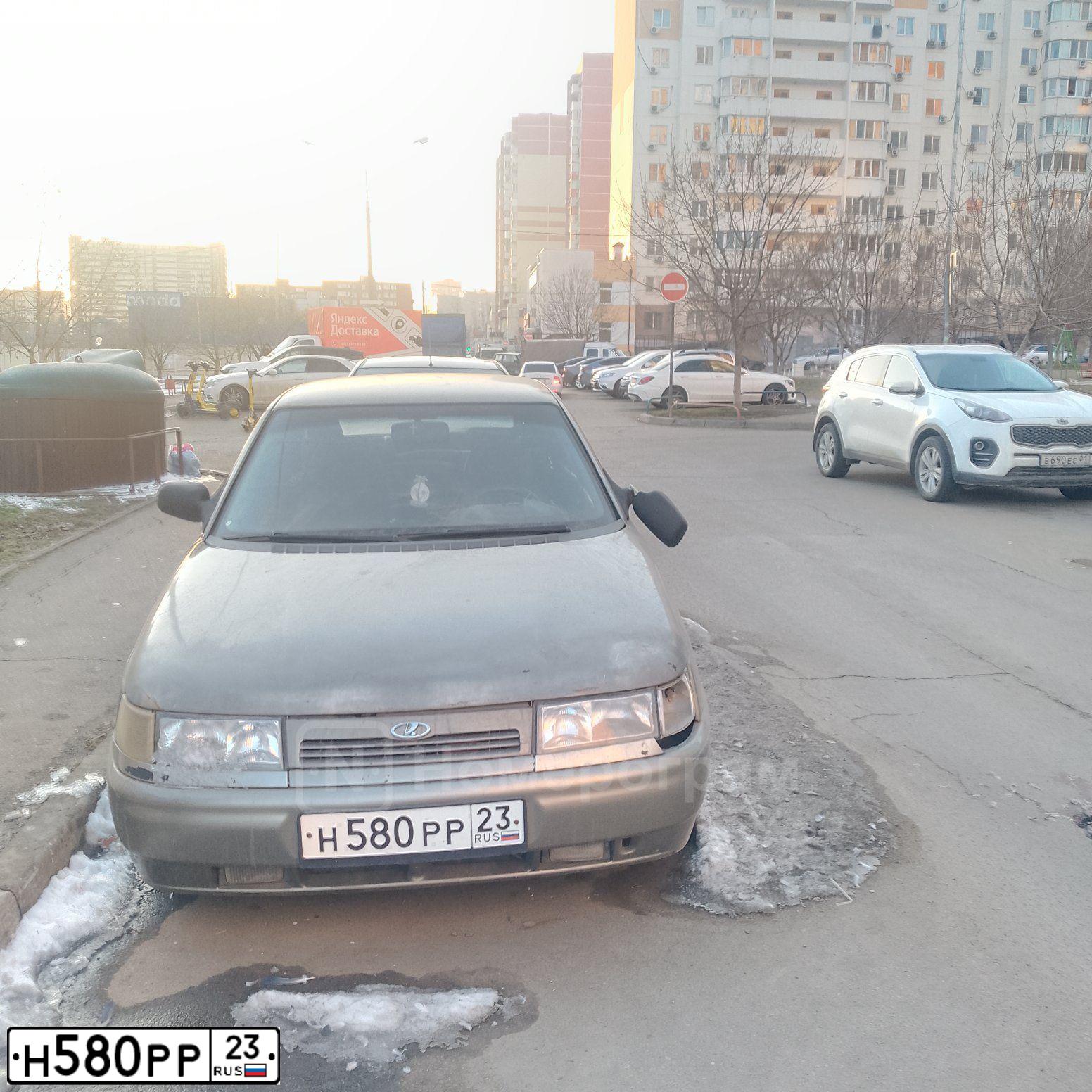 Фото автомобиля LADA 2112, 2001 — госномер Н580РР23. Цвет: СЕРЕБРИСТЫЙ СЕРО-ЗЕЛЕНЫЙ
