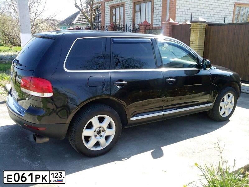 Фото автомобиля VOLKSWAGEN TOUAREG, 2006 — госномер А050ТВ09. Цвет: ЧЕРНЫЙ