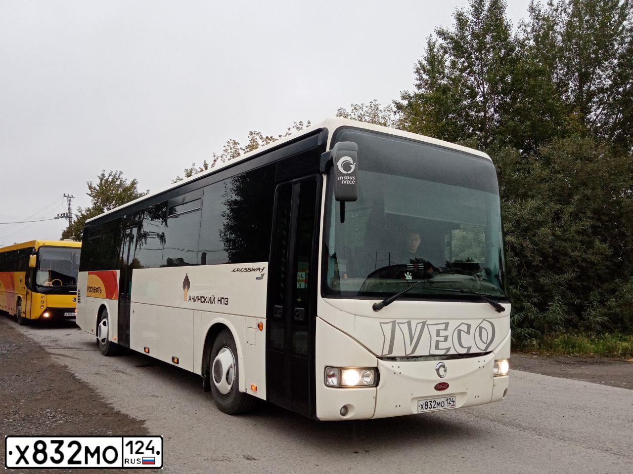 Фото автомобиля IRISBUS CROSSWAY, 2012 — госномер Х832МО124. Цвет: БЕЛЫЙ