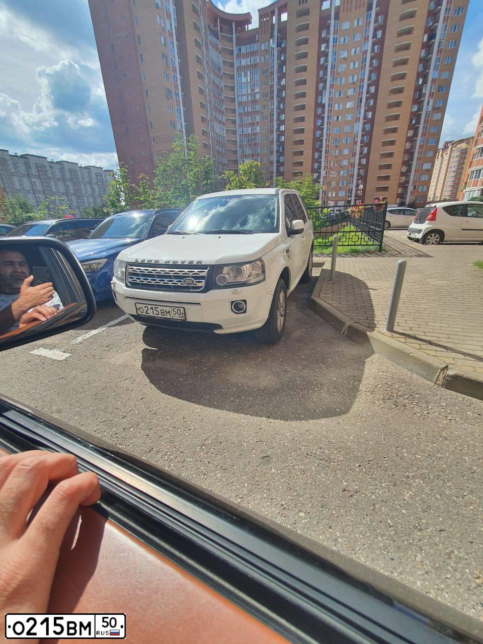 Фото автомобиля LADA 2109 SAMARA, 1992 — госномер О215ВМ50. Цвет: ТЕМНО КРАСНЫЙ