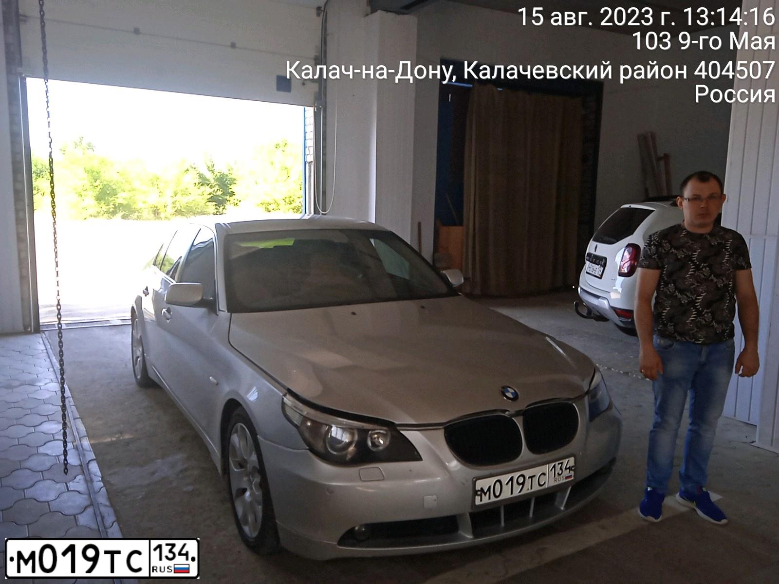Фото автомобиля BMW 525I, 2003 — госномер Е057УВ08. Цвет: БЕЛЫЙ(СЕРЕБРИСТЫЙ