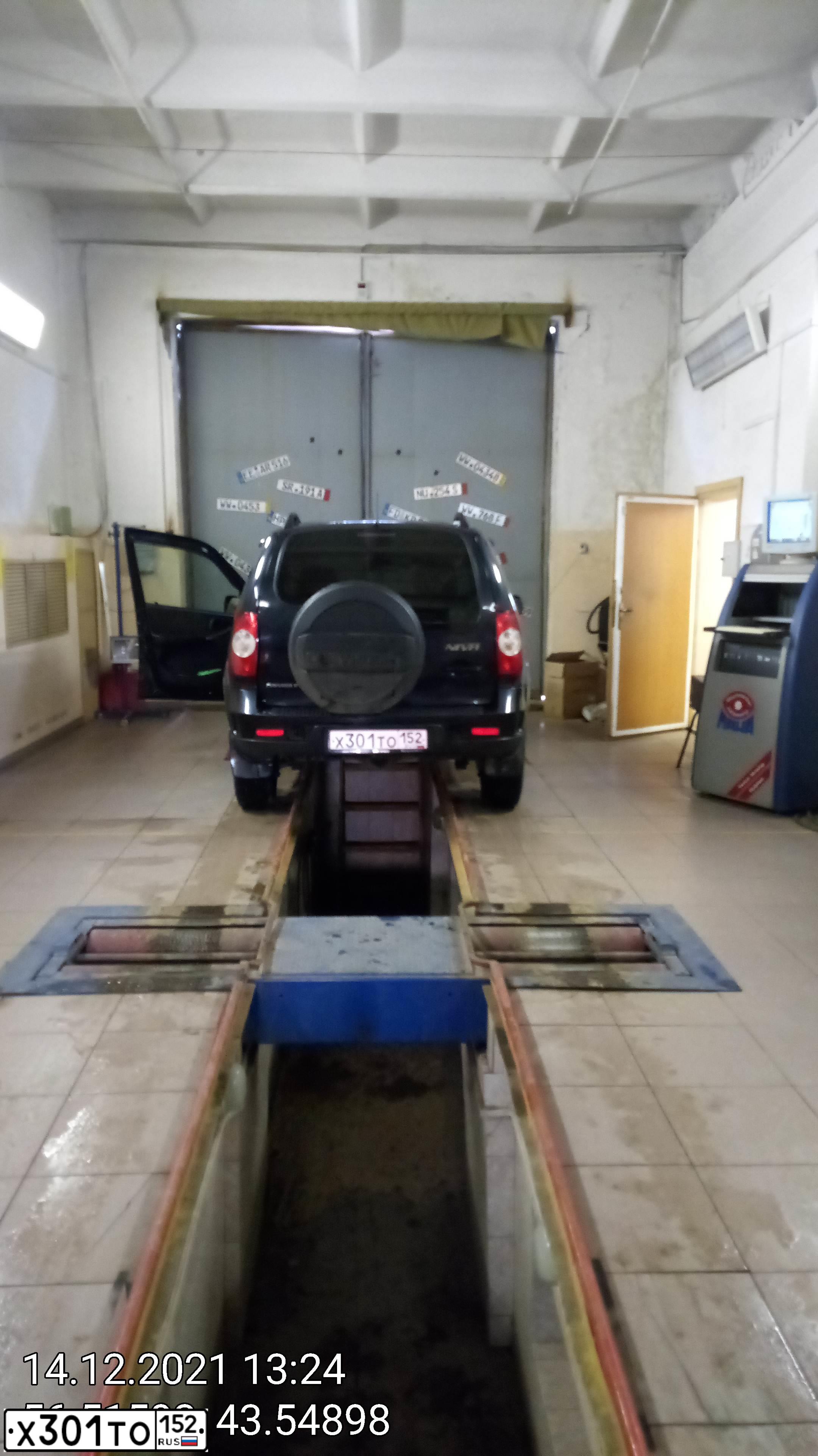 Фото автомобиля CHEVROLET NIVA, 2016 — госномер О210ВО152. Цвет: ЧЕРНО-СИНИЙ