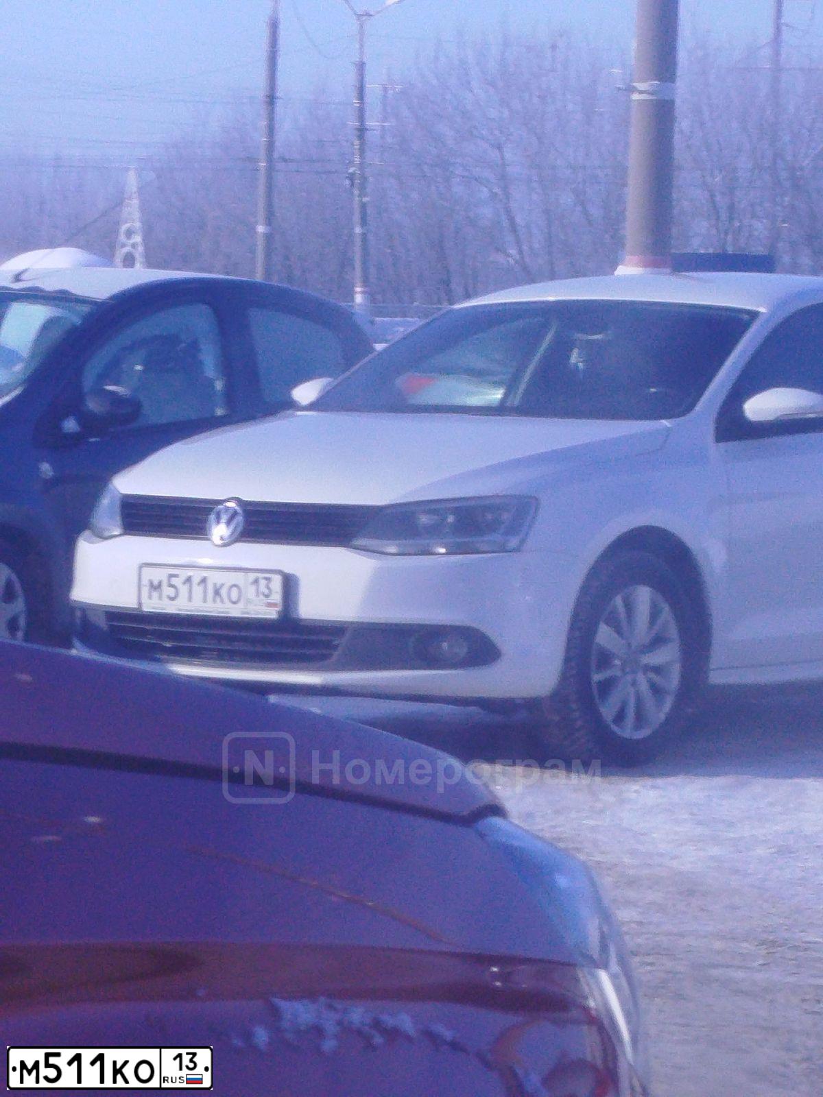 Фото автомобиля VOLKSWAGEN JETTA, 2012 — госномер М511КО13. Цвет: Белый