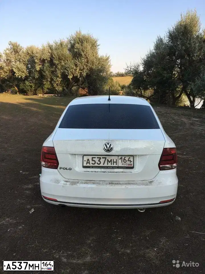 Фото автомобиля VOLKSWAGEN POLO, 2015 — госномер А537МН164. Цвет: БЕЛЫЙ