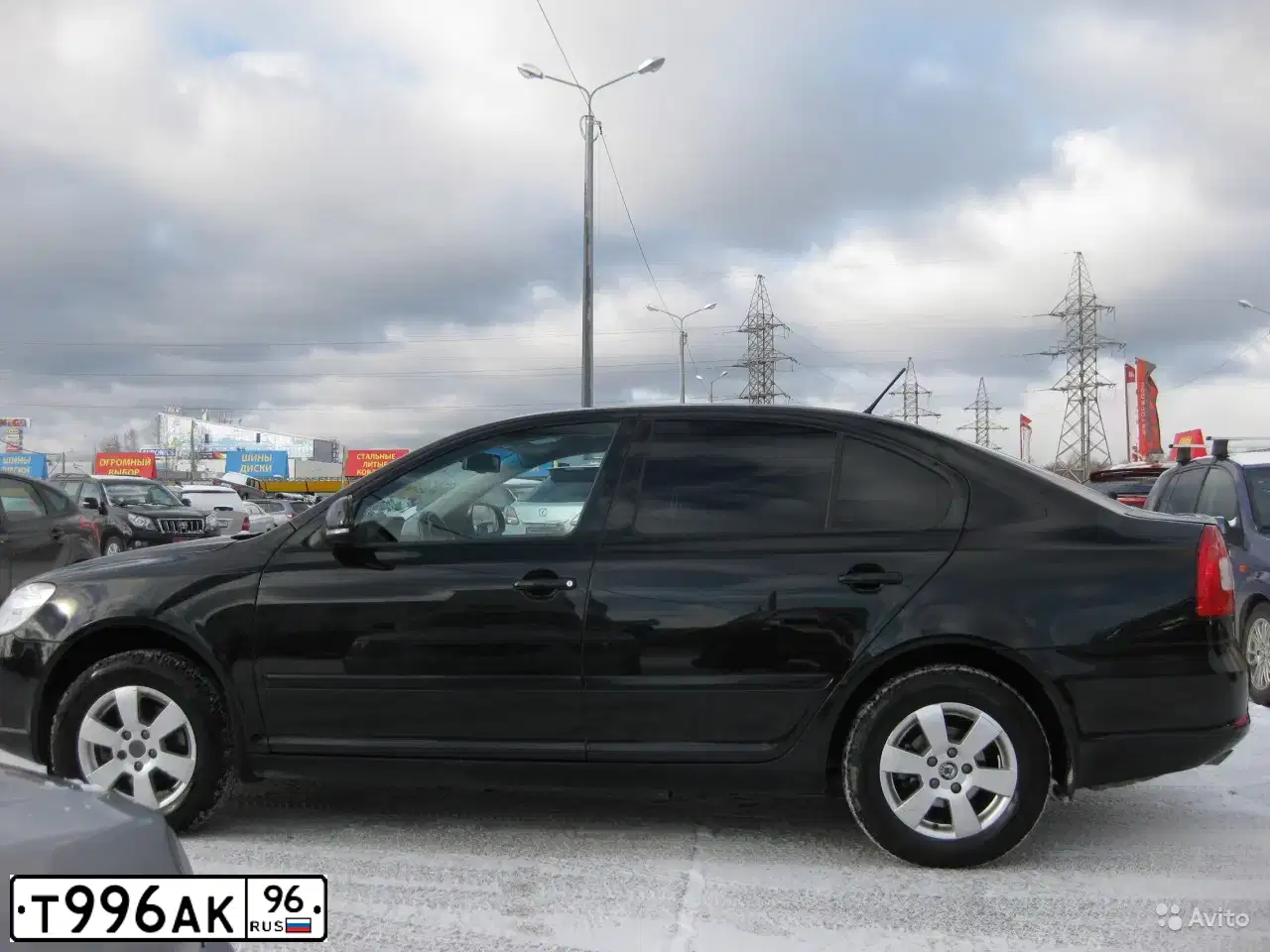 Фото автомобиля SKODA OCTAVIA, 2011 — госномер Т996АК96. Цвет: ЧЕРНЫЙ