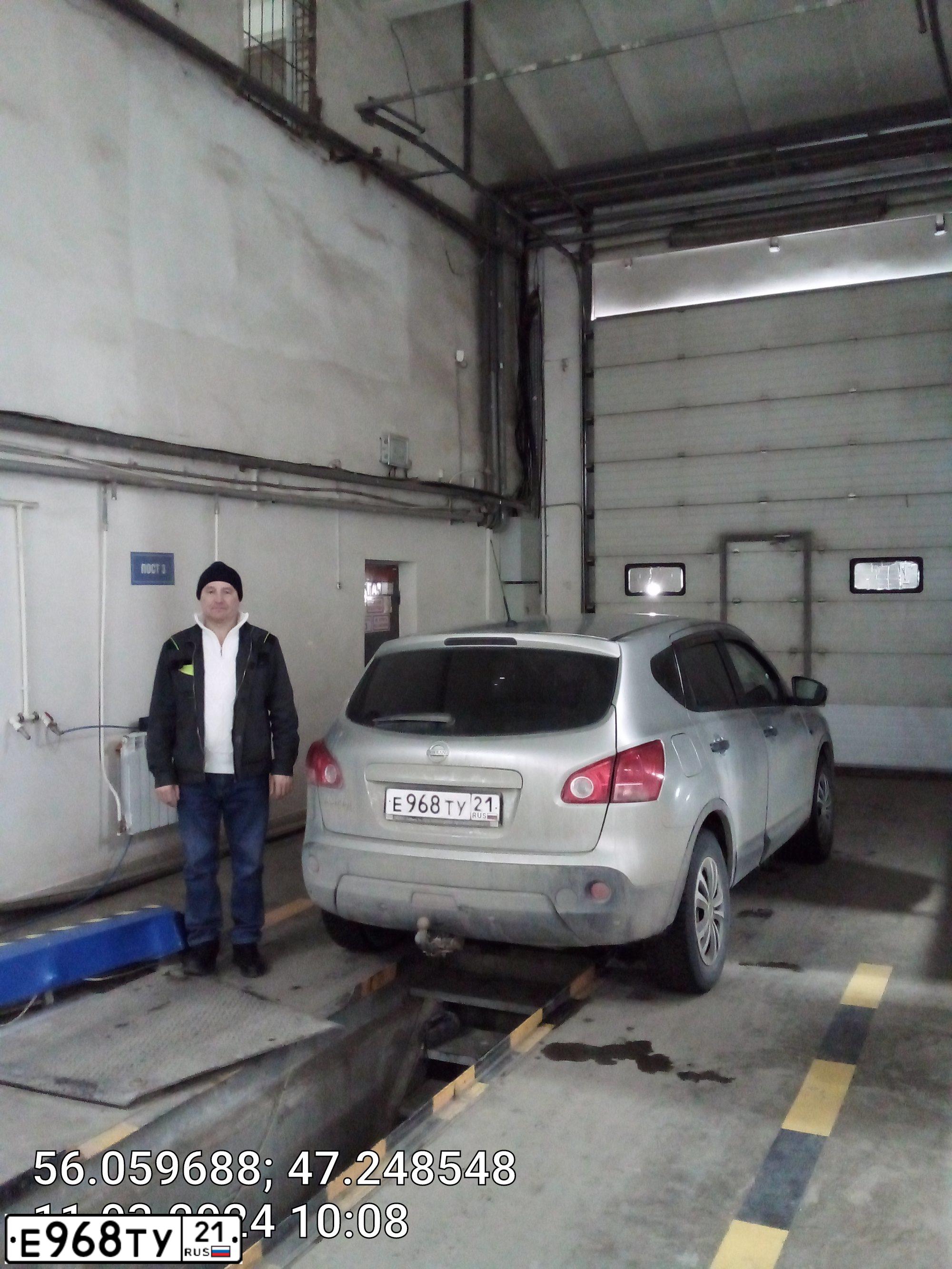 Фото автомобиля NISSAN QASHQAI, 2008 — госномер А040ХТ21. Цвет: Серебристый