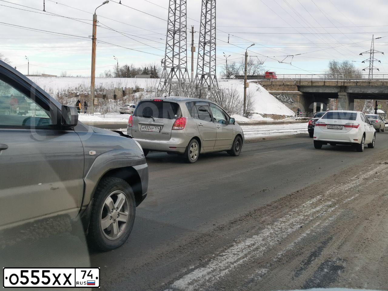 Фото автомобиля INFINITI QX70 /FX/, 2012 — госномер Н438УС196. Цвет: Коричневый