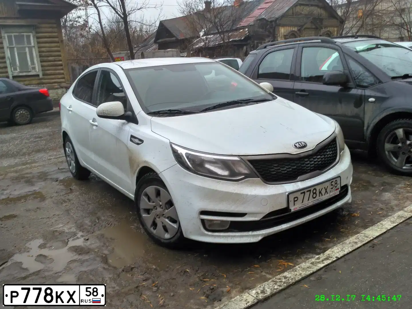 Фото автомобиля KIA RIO, 2017 — госномер Р778КХ58. Цвет: БЕЛЫЙ