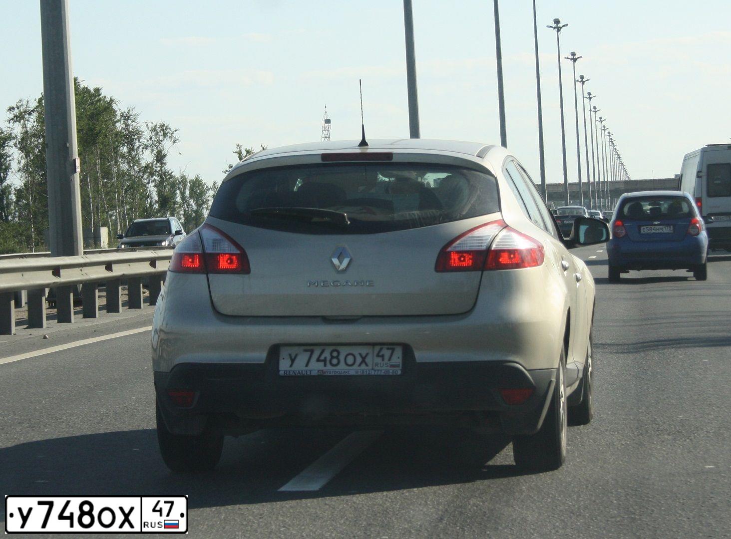 Фото автомобиля RENAULT MEGANE, 2011 — госномер О855КЕ159. Цвет: БЕЖЕВЫЙ