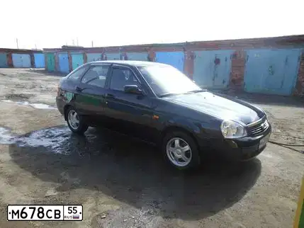 Фото автомобиля LADA 2172 PRIORA, 2008 — госномер М678СВ55. Цвет: Темно-зеленый