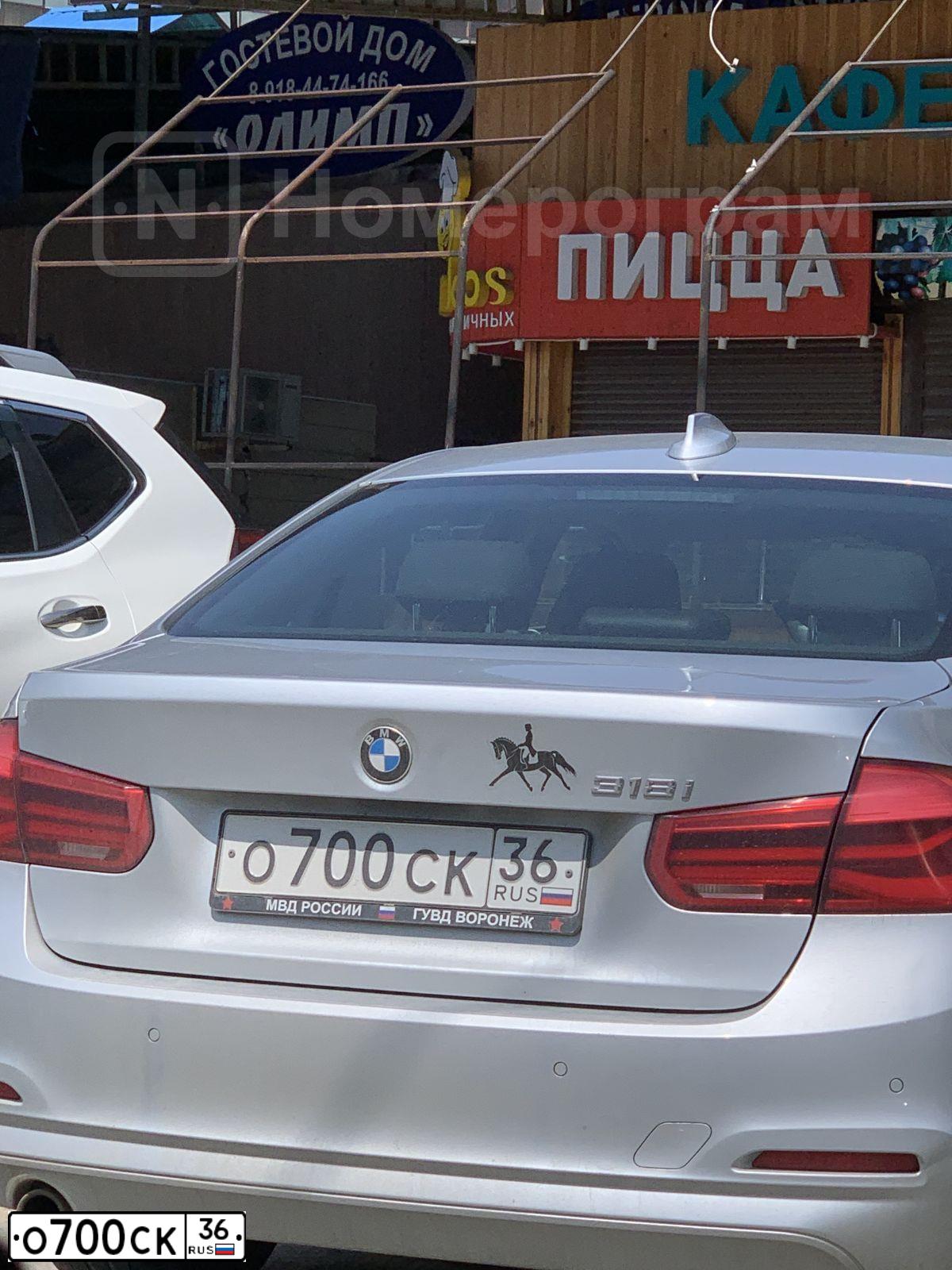 Фото автомобиля LADA 2172 PRIORA, 2009 — госномер Р168ВХ136. Цвет: СИНЕ-ЧЕРНЫЙ