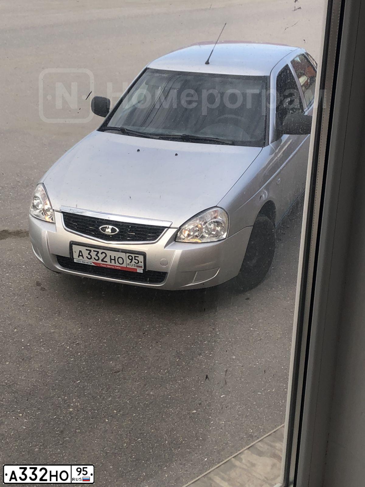 Фото автомобиля LADA 2170 PRIORA, 2011 — госномер А332НО95. Цвет: СВЕТЛО-СЕРЕБРИСТЫЙ МЕТАЛЛ