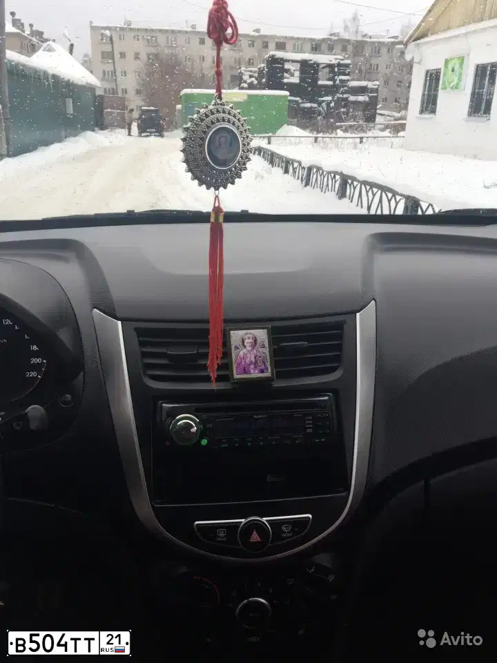 Фото автомобиля HYUNDAI SOLARIS, 2013 — госномер В504ТТ21. Цвет: ФИОЛЕТОВЫЙ