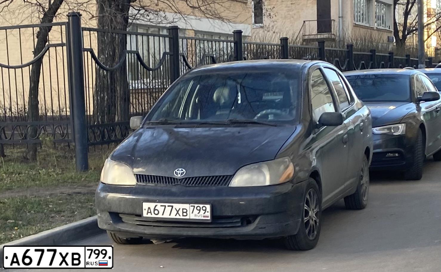 Фото автомобиля TOYOTA ECHO, 2001 — госномер А677ХВ799. Цвет: ЧЕРНЫЙ