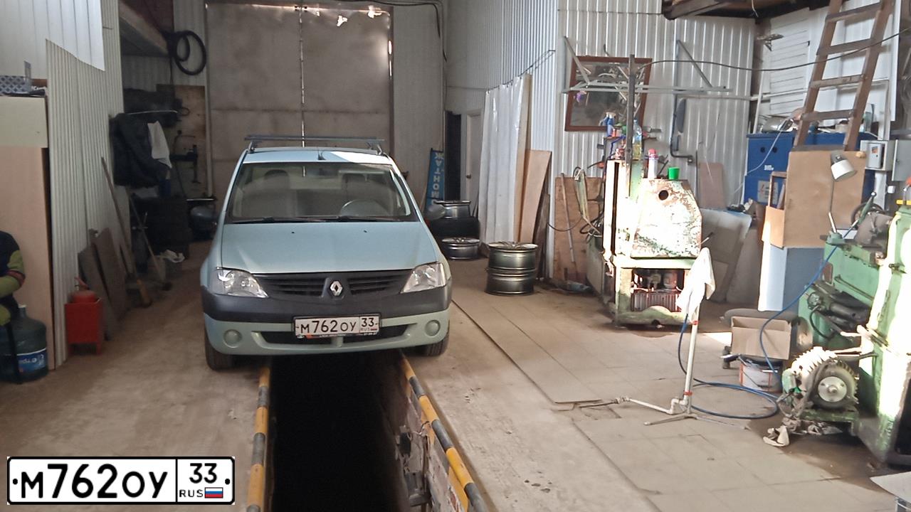 Фото автомобиля RENAULT LOGAN, 2006 — госномер М762ОУ33. Цвет: СВЕТЛО-ЗЕЛЕНЫЙ