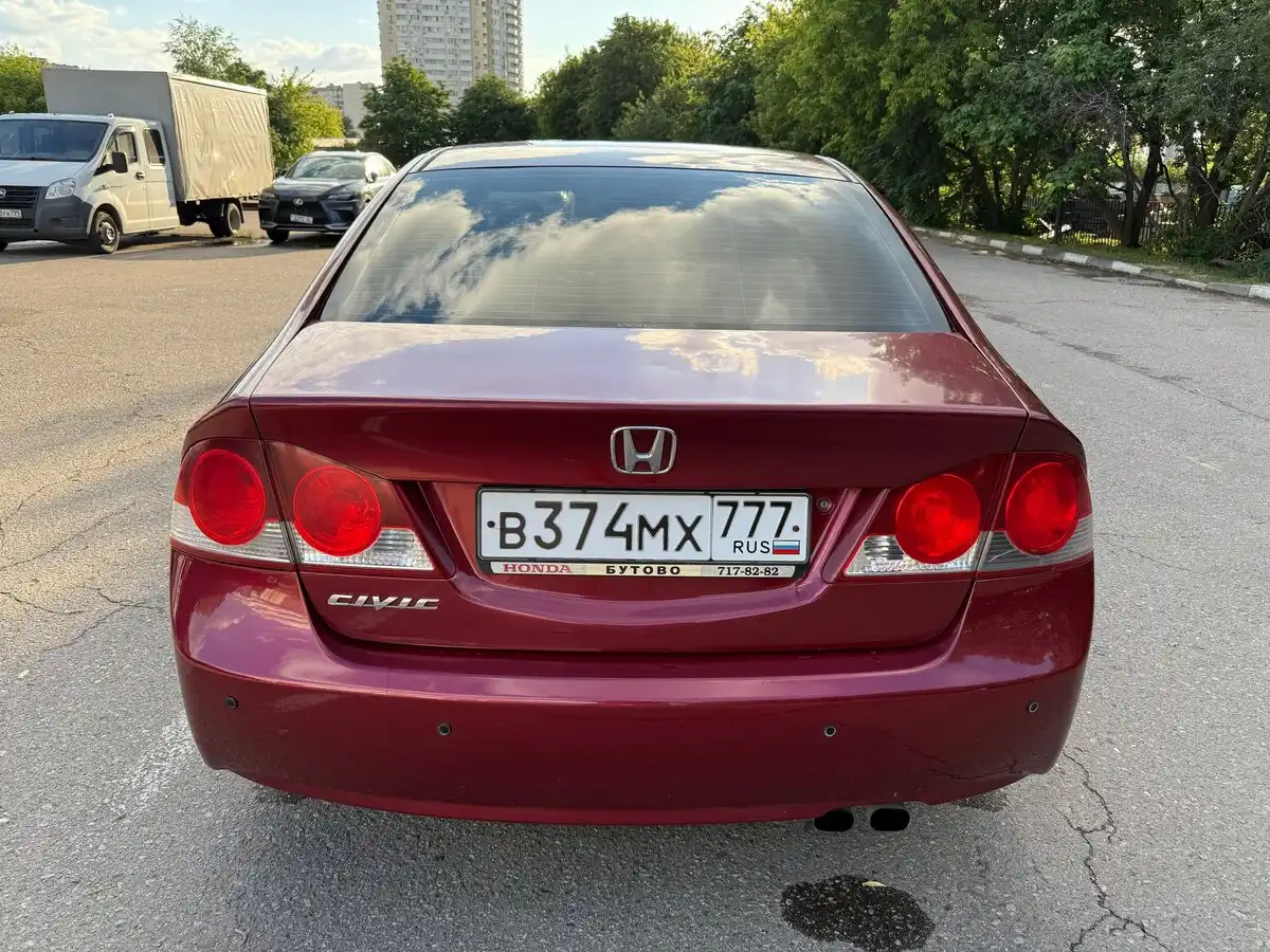 Фото автомобиля HONDA CIVIC, 2008 — госномер В374МХ777. Цвет: ЧЕРНЫЙ