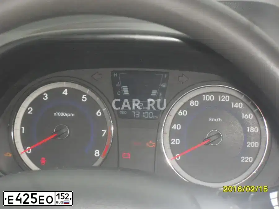 Фото автомобиля HYUNDAI SOLARIS, 2011 — госномер Е425ЕО152. Цвет: ФИОЛЕТОВЫЙ