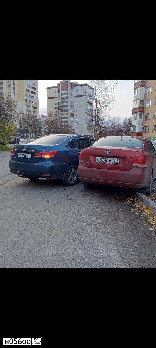 Фото автомобиля VOLKSWAGEN POLO, 2014 — госномер В056ОО51. Цвет: ВИШНЕВО-КРАСНЫЙ