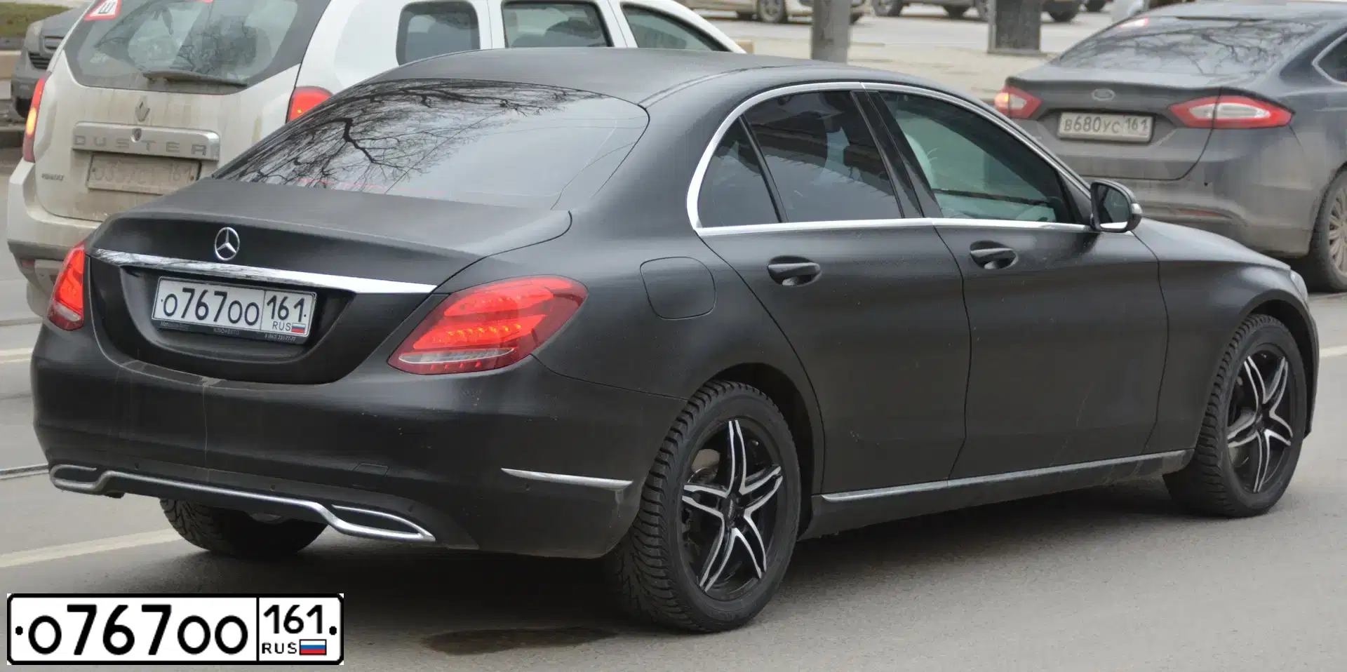 Фото автомобиля MERCEDES E-KLASSE, 2020 — госномер О767ОО161. Цвет: ЧЕРНЫЙ
