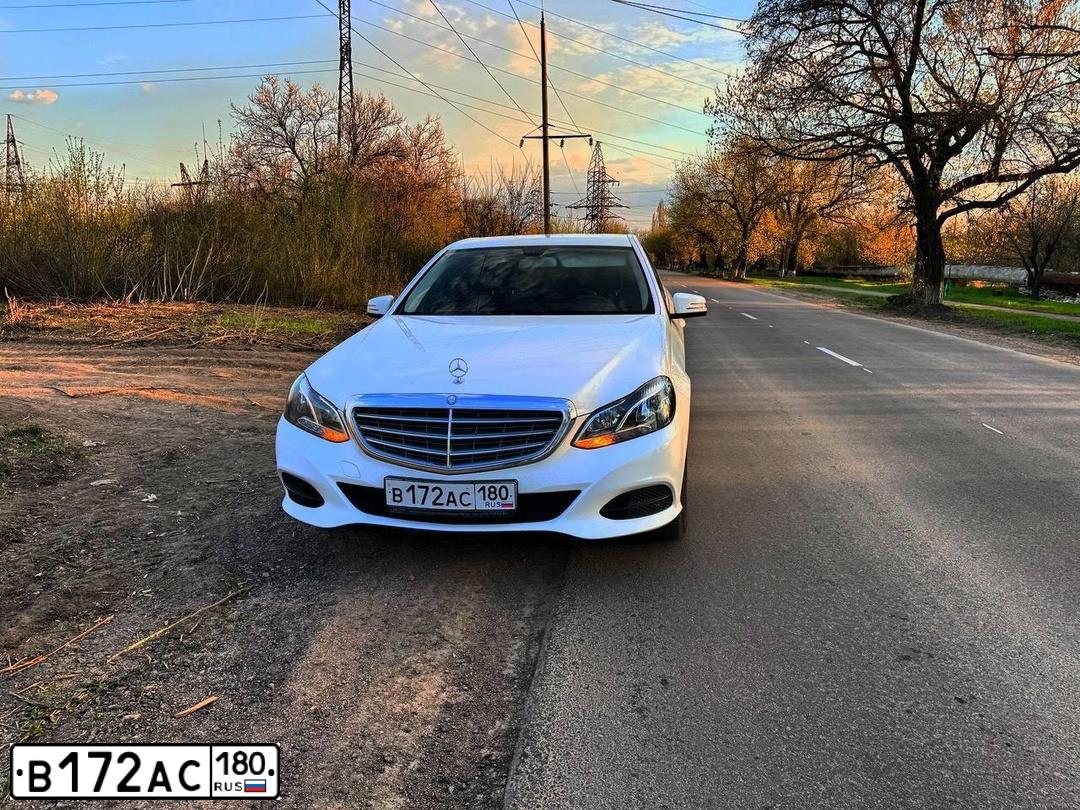Фото автомобиля MERCEDES E-KLASSE, 2014 — госномер В172АС180. Цвет: БЕЛЫЙ