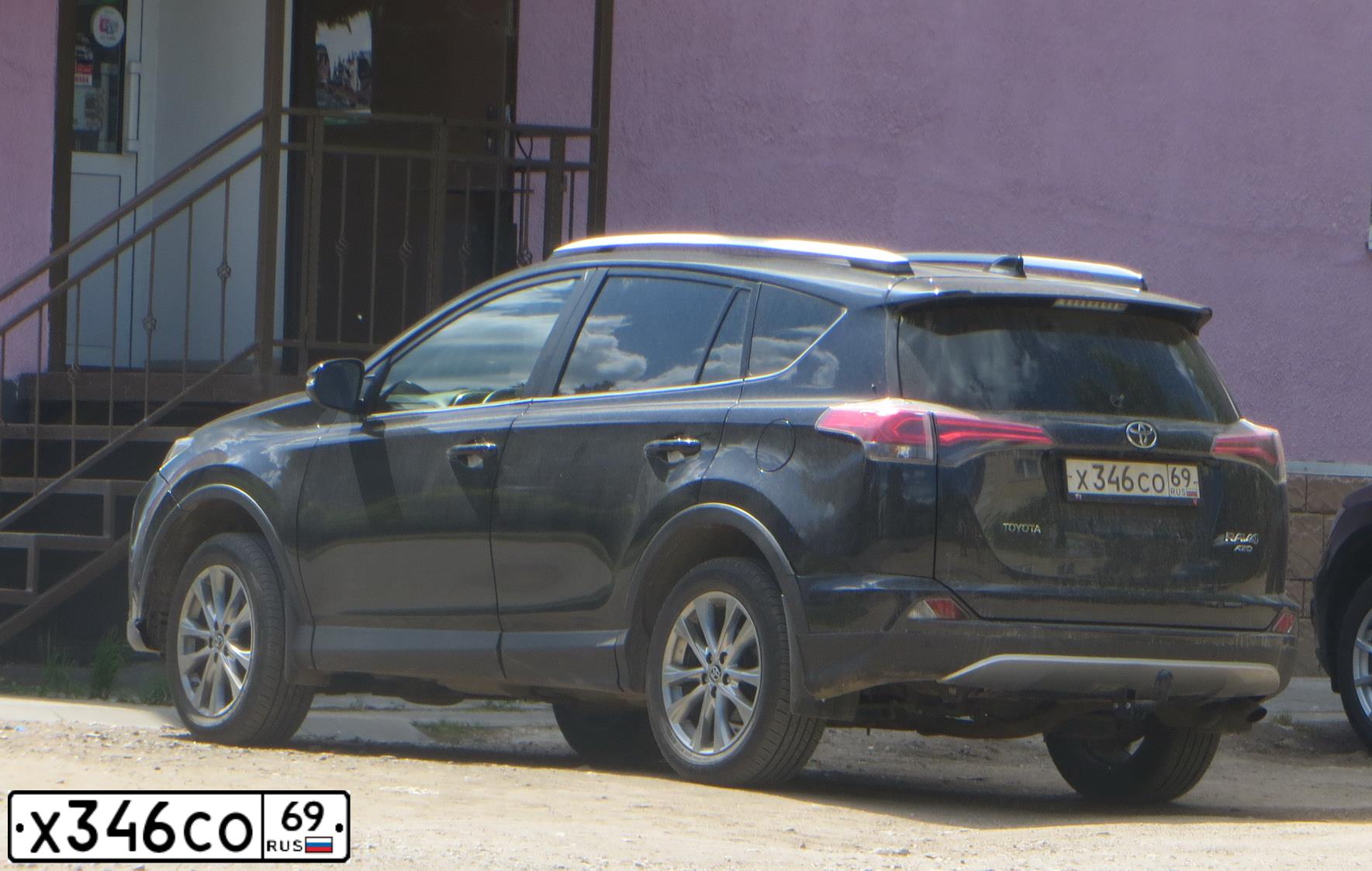 Фото автомобиля TOYOTA RAV4, 2016 — госномер Х346СО69. Цвет: ЧЕРНЫЙ