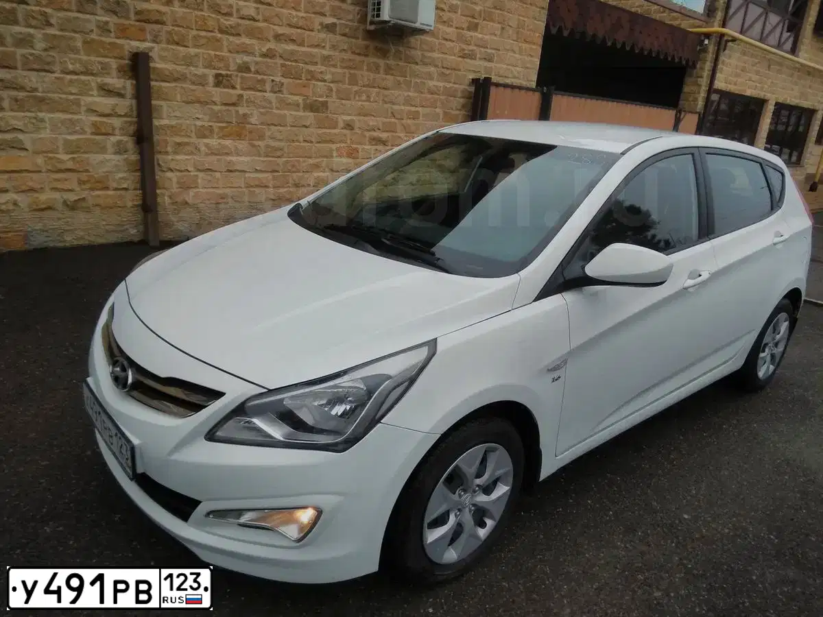 Фото автомобиля KIA RIO, 2015 — госномер У491РВ123. Цвет: БЕЖЕВЫЙ