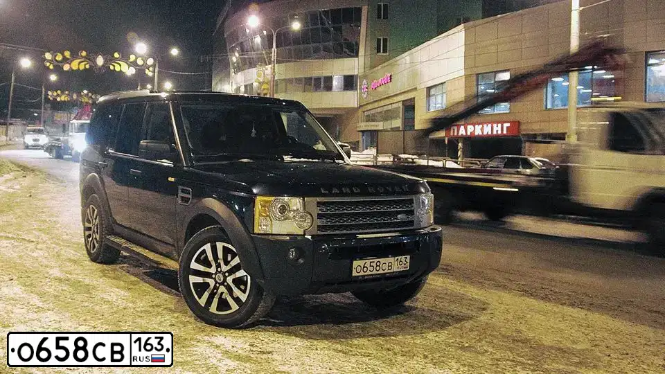 Фото автомобиля LANDROVER DISCOVERY, 2006 — госномер Х043НТ177. Цвет: Серо-Синий