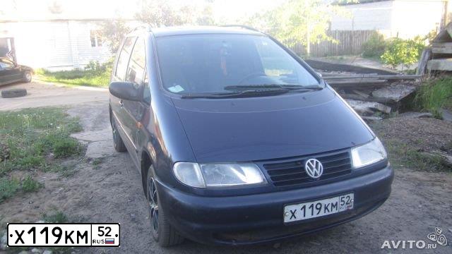Фото автомобиля VOLKSWAGEN SHARAN, 1996 — госномер А242ОЕ147. Цвет: Серо-Синий