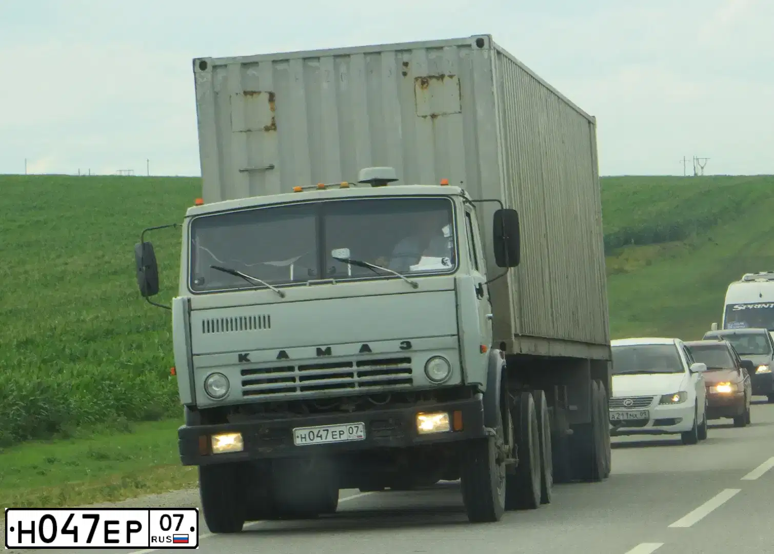 Фото автомобиля KAMAZ 5410 /6X4/, 1988 — госномер Н808ЕК50. Цвет: КРАСНЫЙ