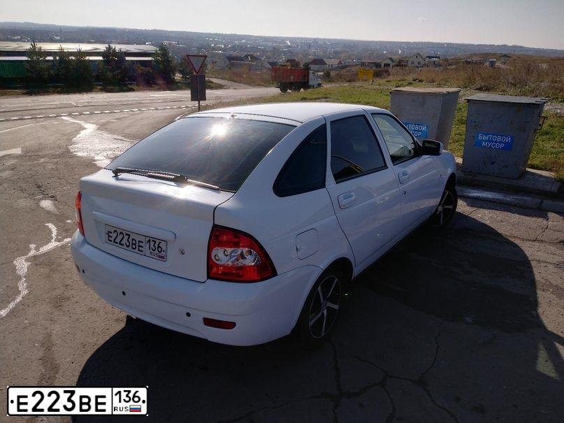 Фото автомобиля LADA 2172 PRIORA, 2008 — госномер Н001РН36. Цвет: Белый