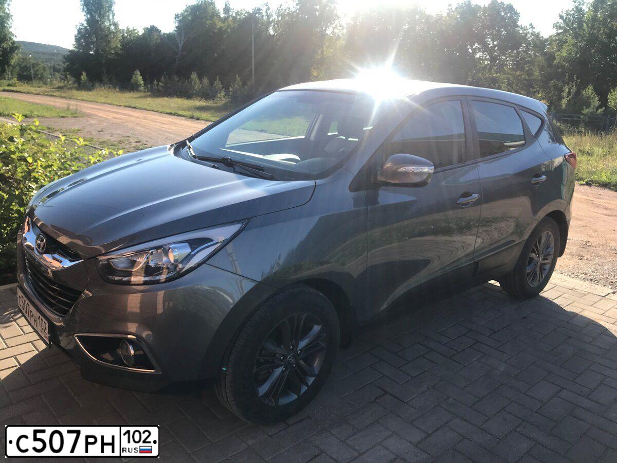 Фото автомобиля HYUNDAI IX35, 2015 — госномер К889РМ21. Цвет: СЕРЫЙ