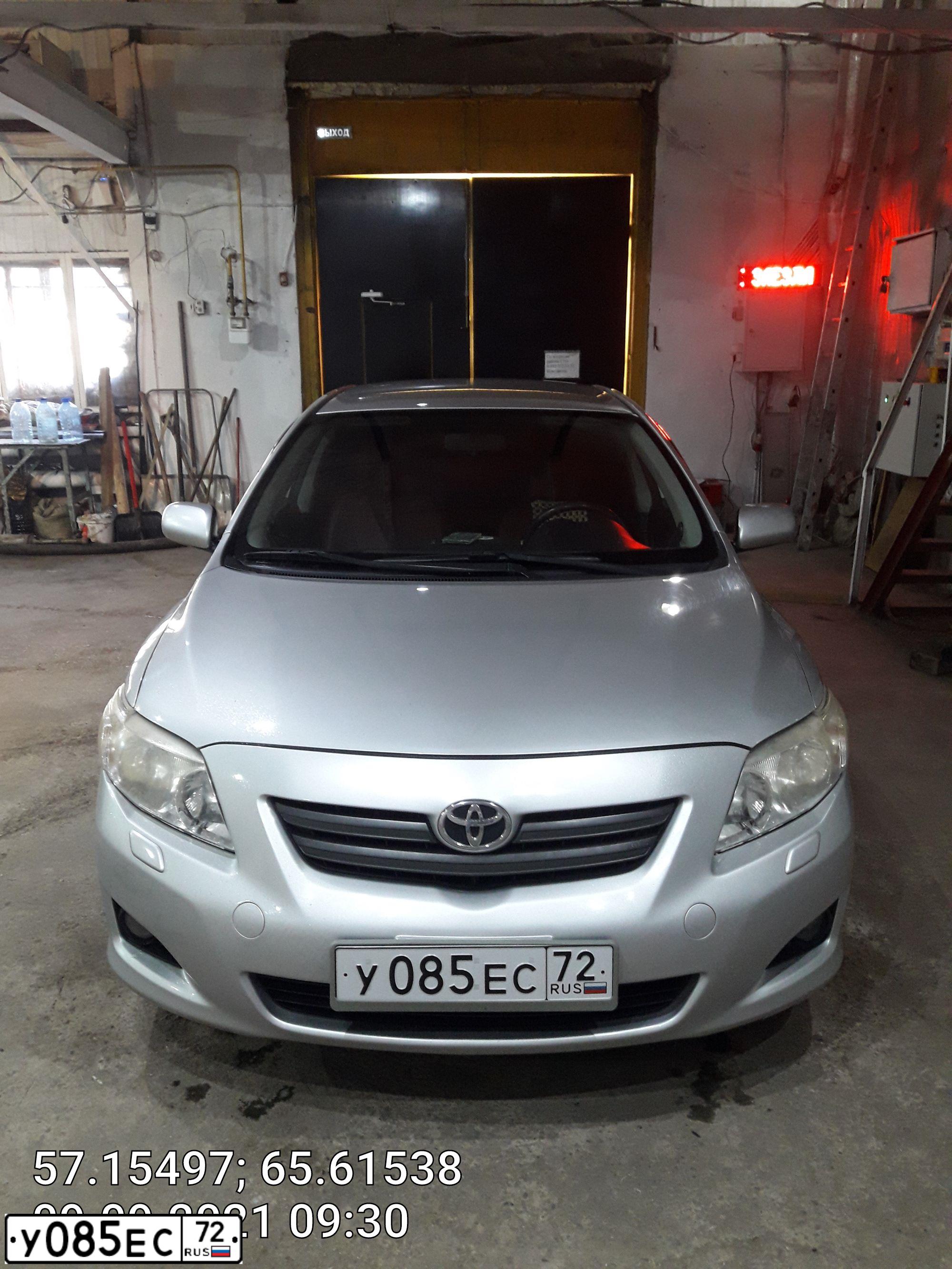 Фото автомобиля TOYOTA COROLLA, 2008 — госномер У085ЕС72. Цвет: СЕРЕБРИСТЫЙ