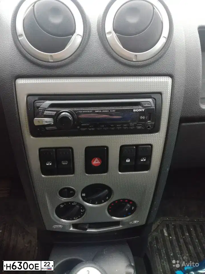 Фото автомобиля RENAULT LOGAN, 2007 — госномер Н630ОЕ22. Цвет: СВЕТЛО-ЗЕЛЕНЫЙ
