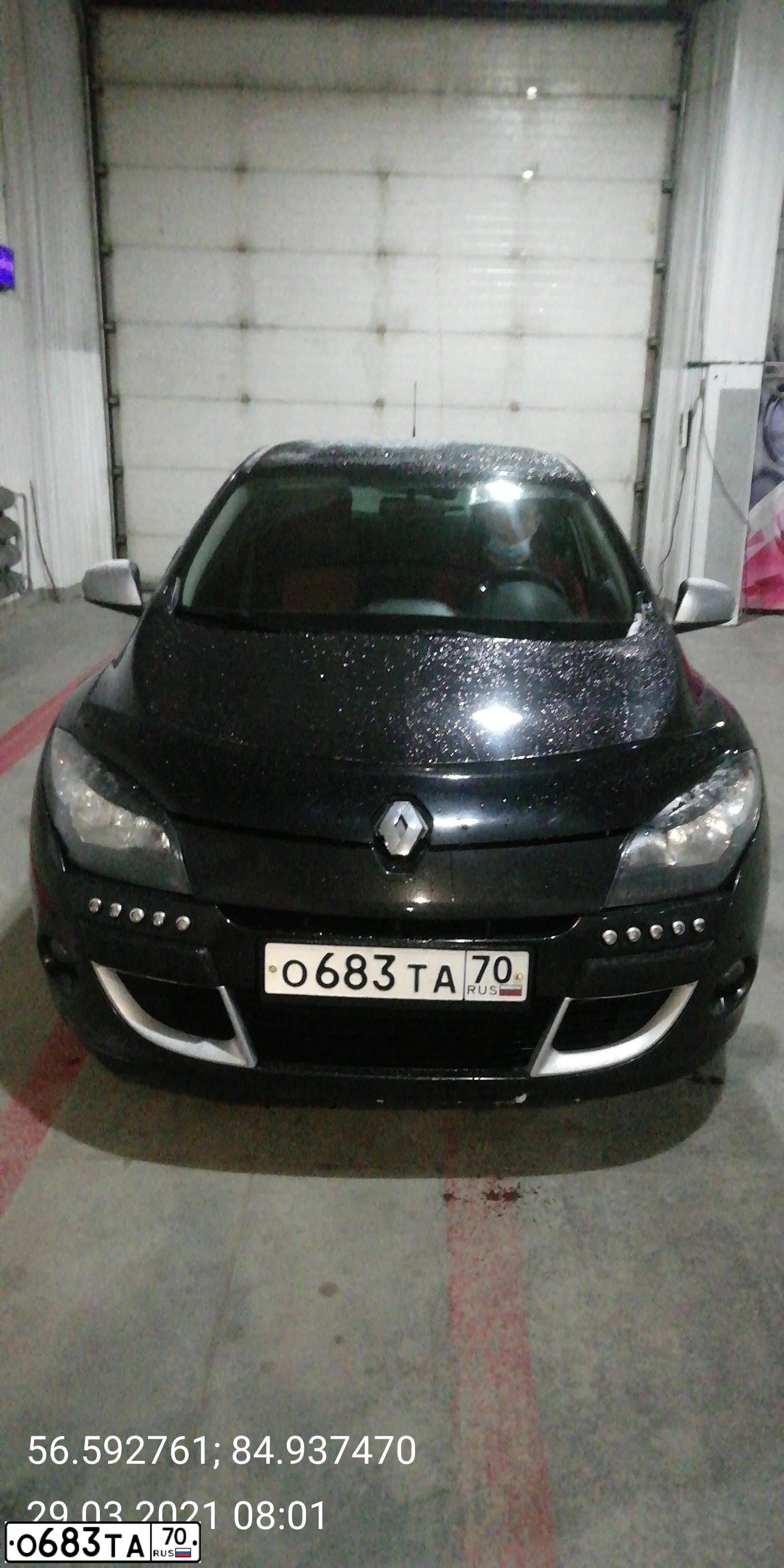 Фото автомобиля RENAULT MEGANE, 2011 — госномер Е700ВА04