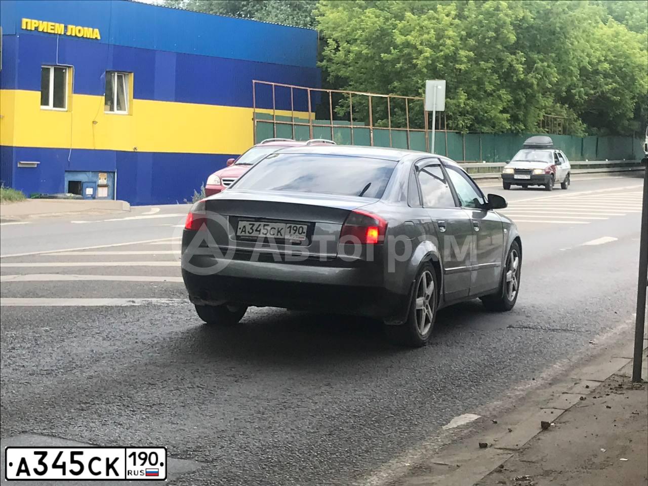 Фото автомобиля AUDI A4, 2002 — госномер А345СК190. Цвет: СЕРЫЙ СВЕТЛЫЙ