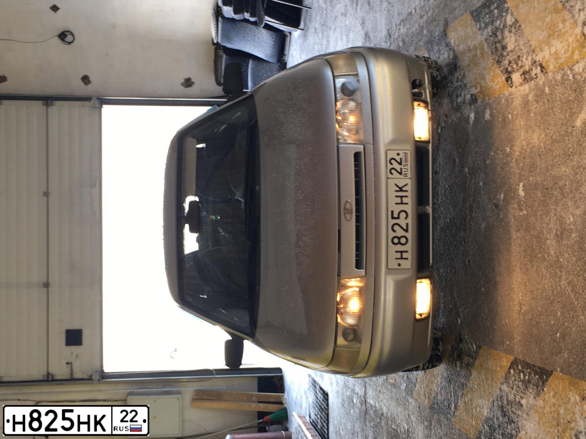 Фото автомобиля LADA 2112, 2006 — госномер Е969КС122. Цвет: СЕРЕБРИСТЫЙ