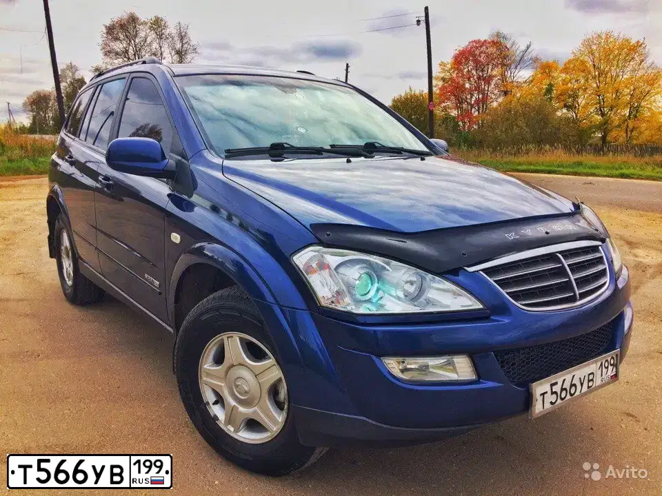 Фото автомобиля SSANGYONG KYRON, 2009 — госномер У215АР44. Цвет: синий