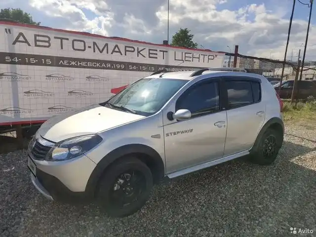 Фото автомобиля RENAULT SANDERO SR, 2013 — госномер Р430АС44