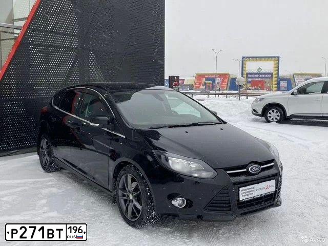 Фото автомобиля FORD FOCUS, 2011 — госномер Р271ВТ196. Цвет: ЧЕРНЫЙ