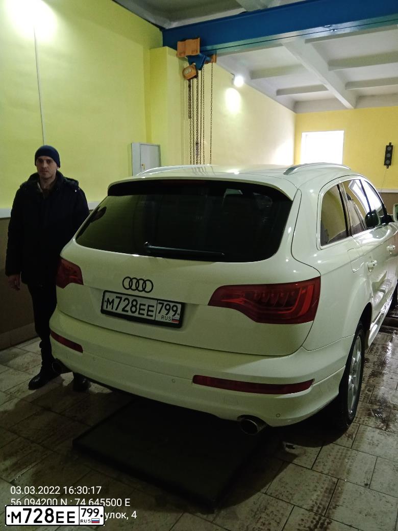 Фото автомобиля AUDI Q7, 2008 — госномер Х332КН55. Цвет: Белый