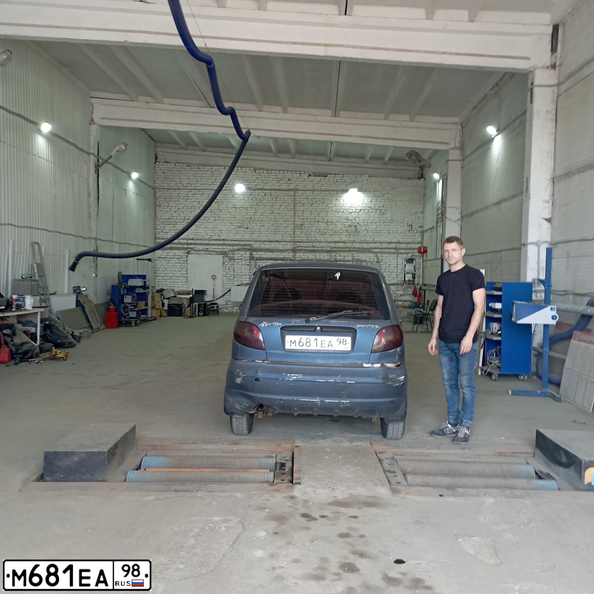 Фото автомобиля DAEWOO MATIZ, 2006 — госномер М681ЕА98. Цвет: ПЕРЛАМУТРОВО-СЕРЕБРИСТЫЙ