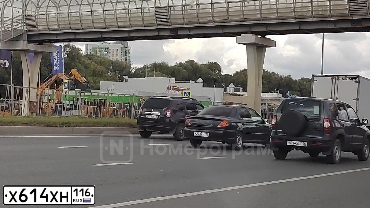 Фото автомобиля NISSAN X-TRAIL, 2006 — госномер В035КС716. Цвет: ЧЕРНЫЙ