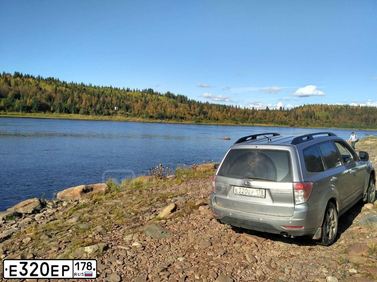 Фото автомобиля SUBARU FORESTER, 2010 — госномер Т727СН154