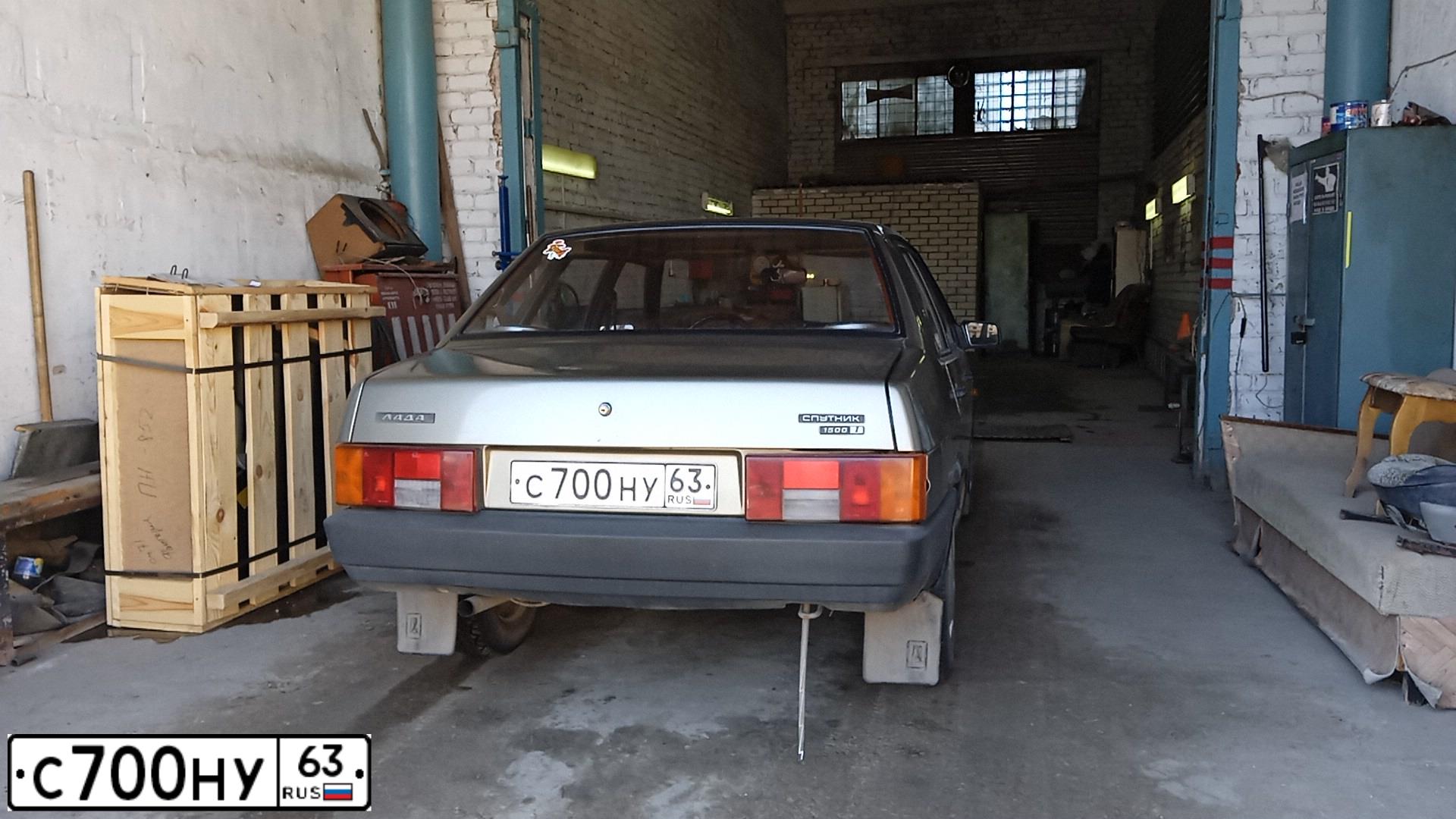 Фото автомобиля LADA 2109 SAMARA, 2002 — госномер С700НУ63. Цвет: СЕРЕБРИСТО-СЕРО-ЗЕЛЕНЫЙ