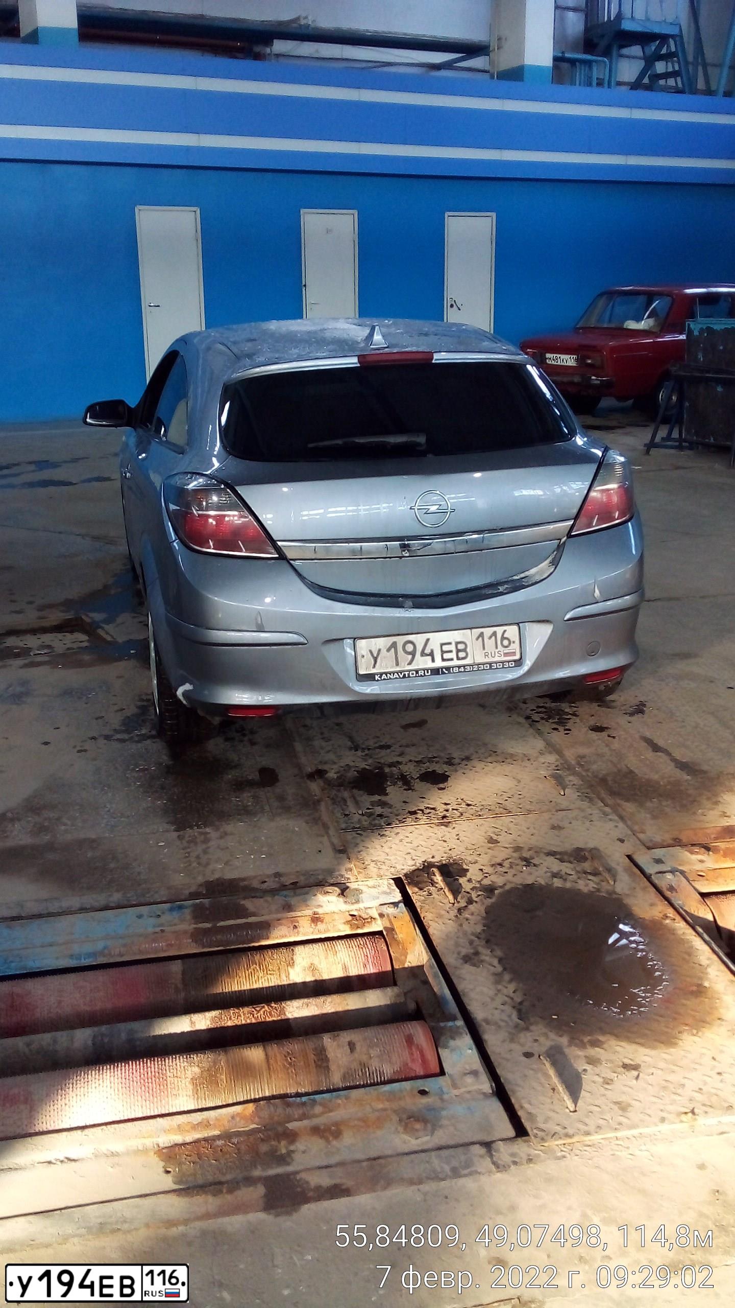 Фото автомобиля OPEL ASTRA, 2008 — госномер О416ЕН716. Цвет: СЕРЫЙ