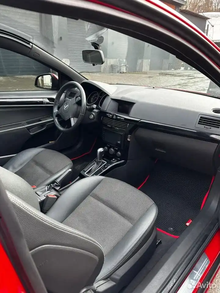 Фото автомобиля AUDI A4, 2018 — госномер В994УУ797. Цвет: ЧЕРНЫЙ